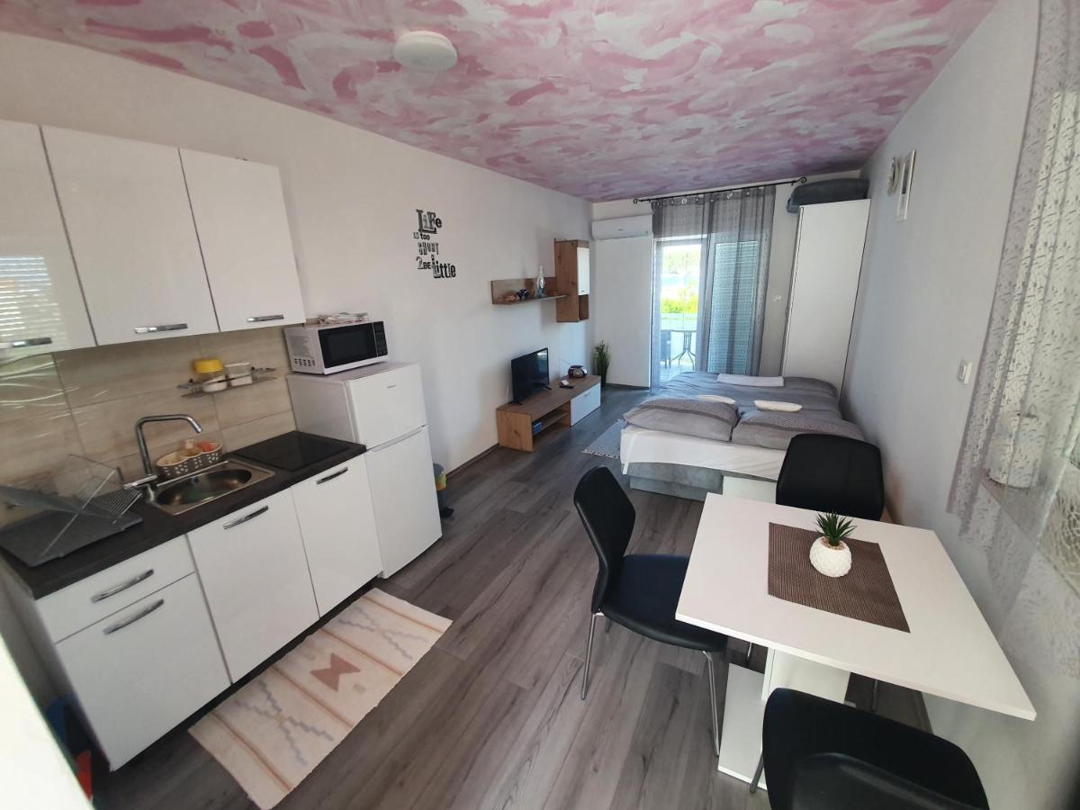 6 M, 50 M Do Plaze Διαμέρισμα Barbat na Rabu Εξωτερικό φωτογραφία