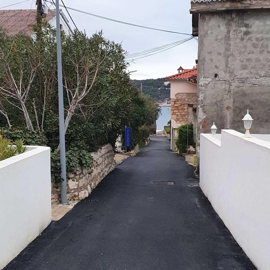 6 M, 50 M Do Plaze Διαμέρισμα Barbat na Rabu Εξωτερικό φωτογραφία